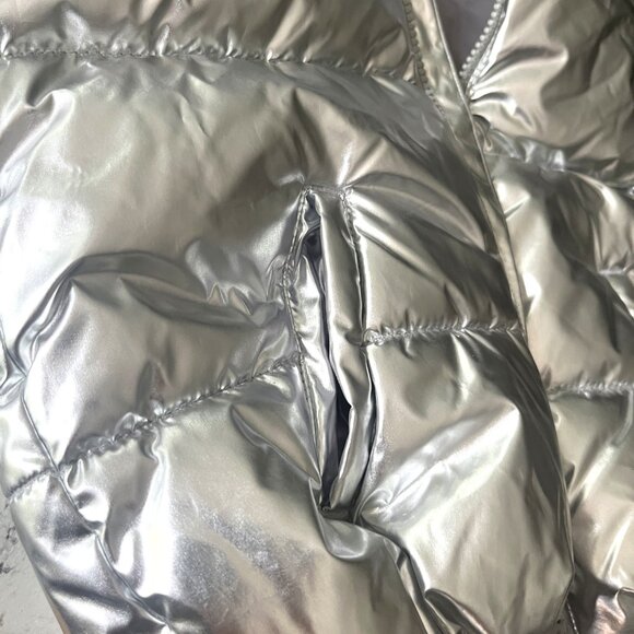 Old Navy silver puffer coat sz 5T - Picture 3 of 5